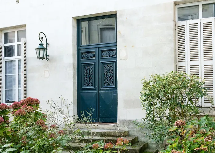 2 Pieces, Centre Historique Proche Appartamento *